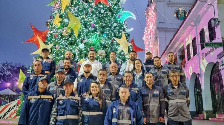 Un año más como desde hace 5 años, la Empresa de Seguridad del Oriente ESO es la encargada de decorar y vestir a Rionegro de navidad