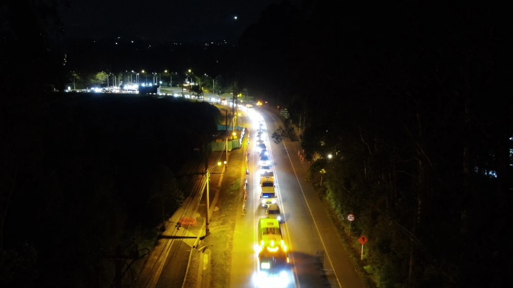 Instalamos nuevas luminarias LED en el  tramo Aeropuerto- Glorieta Tablazo para garantizar la seguridad de nuestros ciudadanos